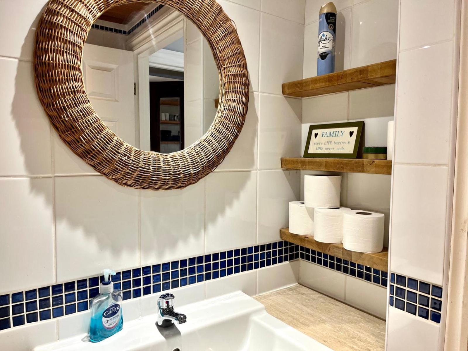 Lopez Home Crawley Ifield Екстер'єр фото