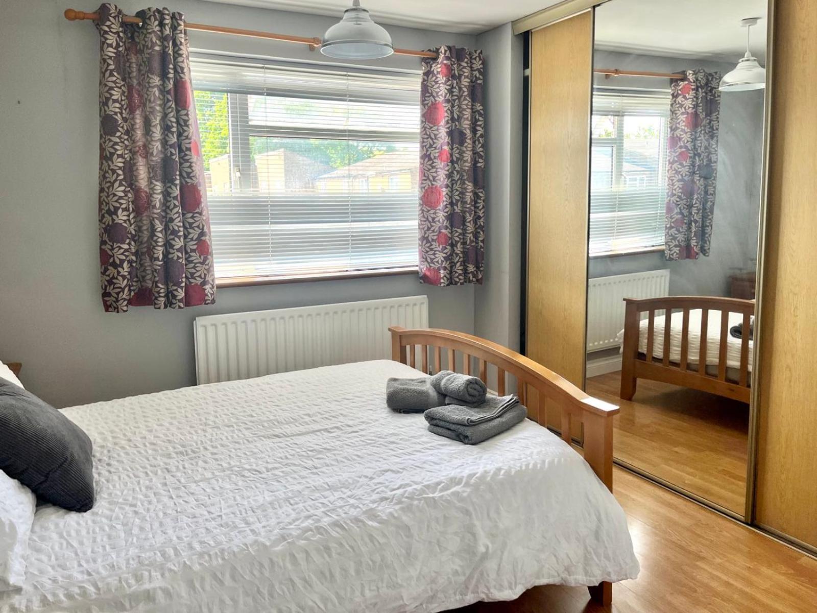 Lopez Home Crawley Ifield Екстер'єр фото