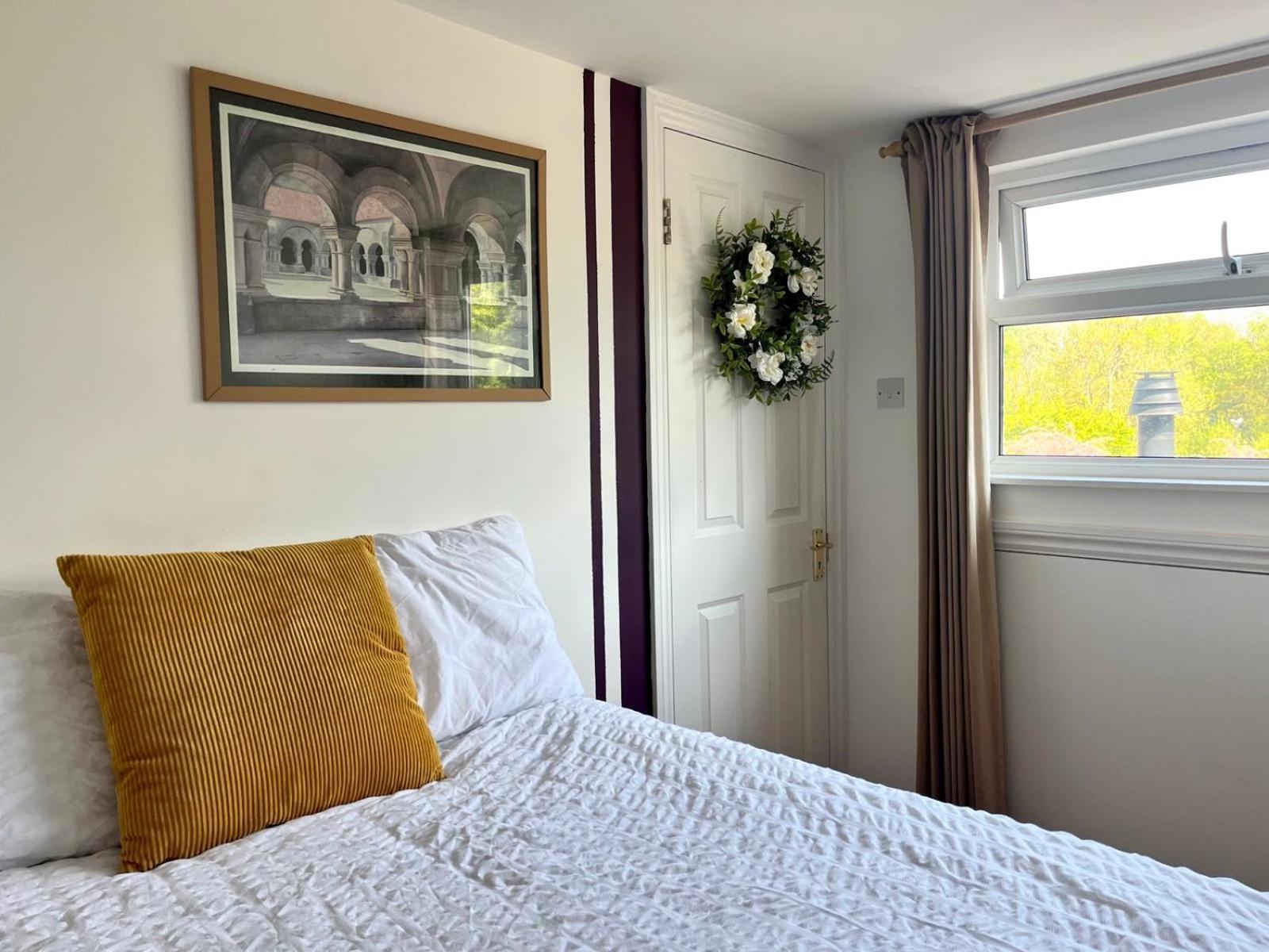 Lopez Home Crawley Ifield Екстер'єр фото