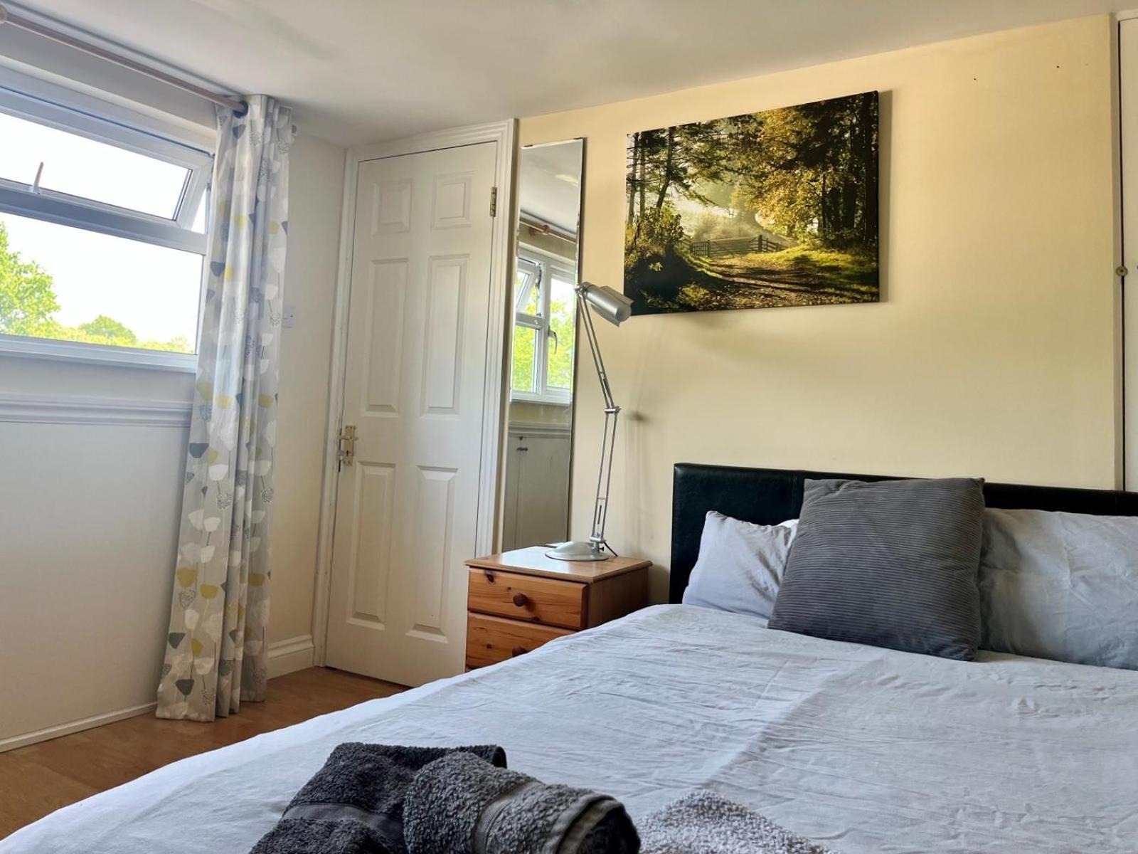 Lopez Home Crawley Ifield Екстер'єр фото