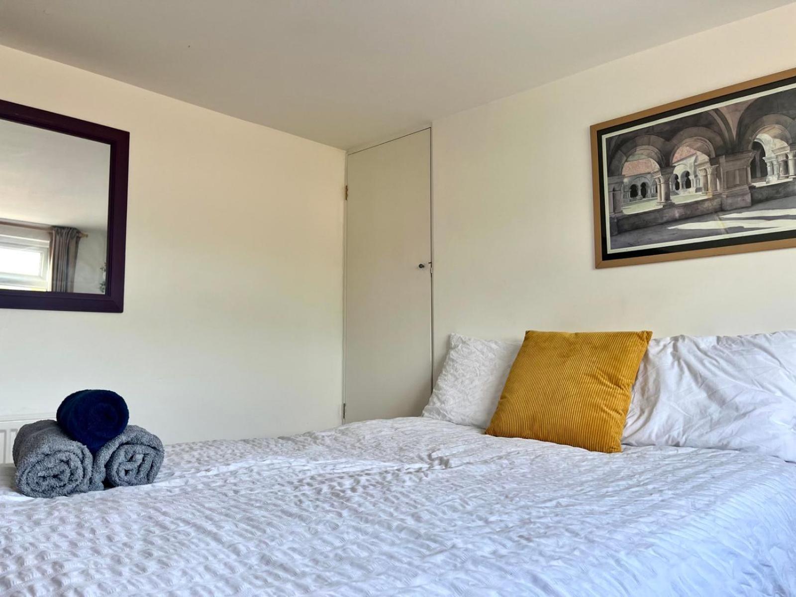 Lopez Home Crawley Ifield Екстер'єр фото