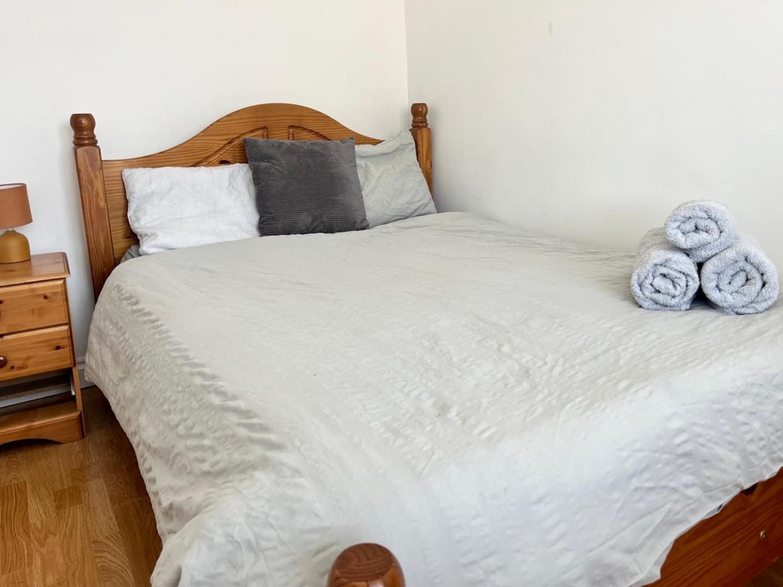 Lopez Home Crawley Ifield Екстер'єр фото